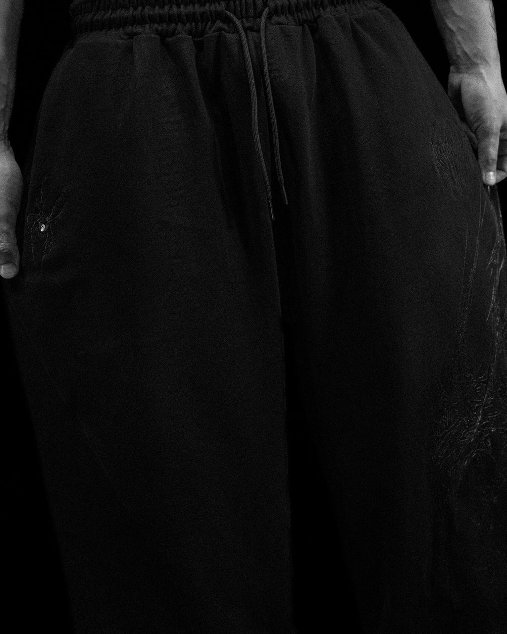 Breathedivinity Webbed Venom Texture Uncuffed Sweatpants Darkness