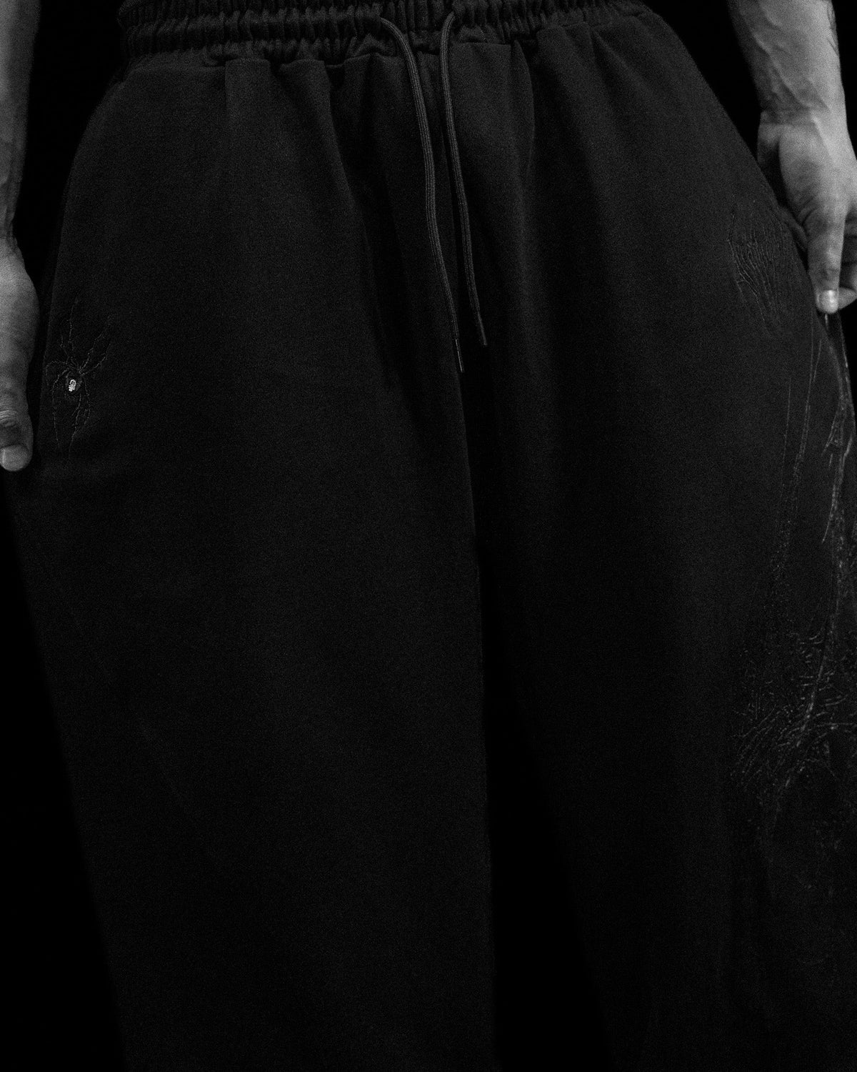 Breathedivinity Webbed Venom Texture Uncuffed Sweatpants Darkness